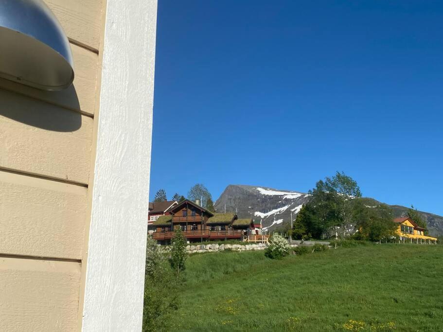 Minihus Med Drommeutsikt Til Sunnmorsalpene Apartment Aure  Exterior photo